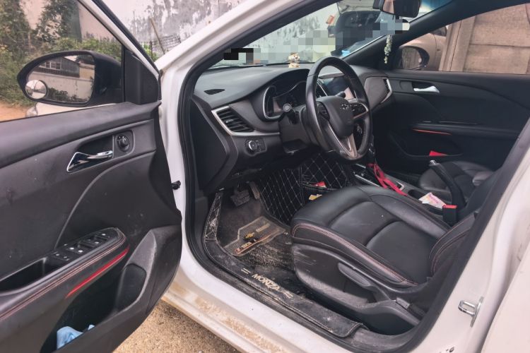Used Chevrolet Monza 2020 Light Hybrid RS 330T Automatic Comfort Edition Interior 3