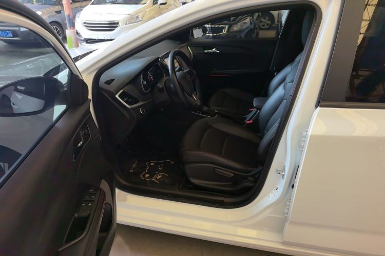 Used Chevrolet Monza 2020 Light Hybrid RS 330T Automatic Comfort Edition Interior 3