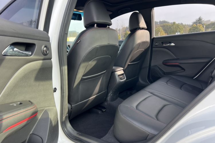 Used Chevrolet Monza 2020 Light Hybrid RS 330T Automatic Comfort Edition Interior 4