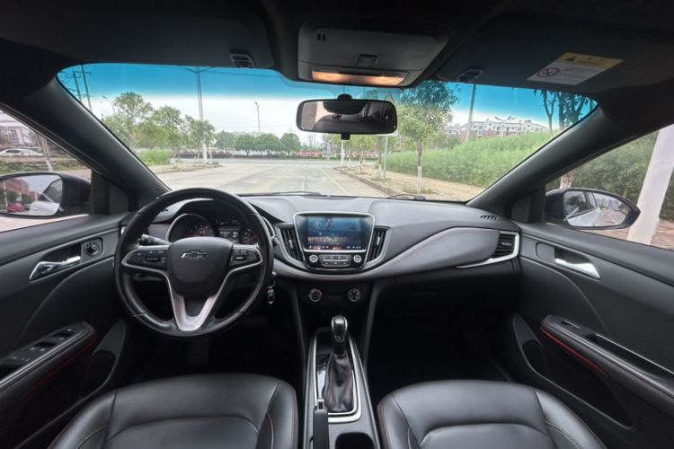 Used Chevrolet Monza 2020 Light Hybrid RS 330T Automatic Comfort Edition Interior 4