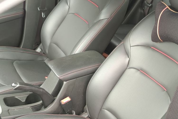 Used Chevrolet Monza 2020 Light Hybrid RS 330T Automatic Comfort Edition Interior 4