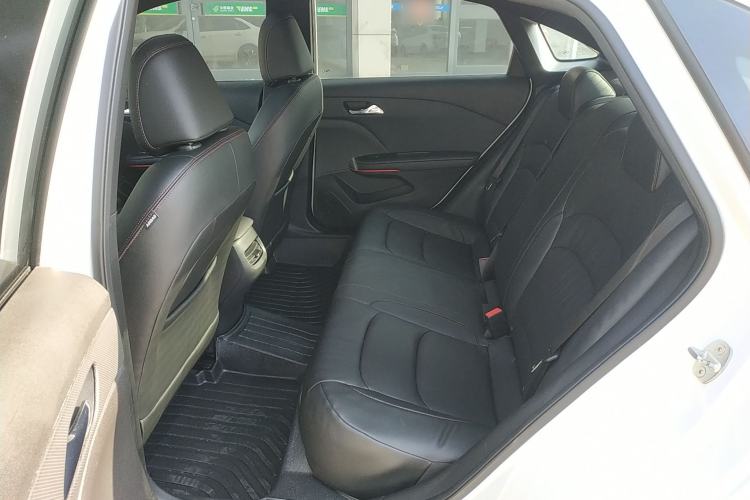 Used Chevrolet Monza 2020 Light Hybrid RS 330T Automatic Comfort Edition Interior 4
