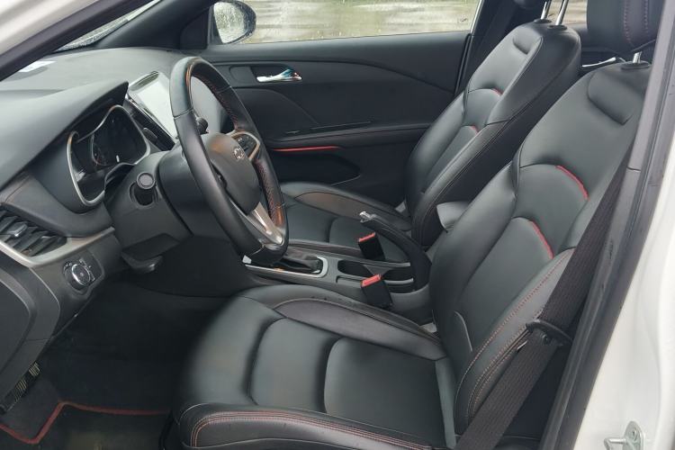 Used Chevrolet Monza 2020 Light Hybrid RS 330T Automatic Comfort Edition Interior 4