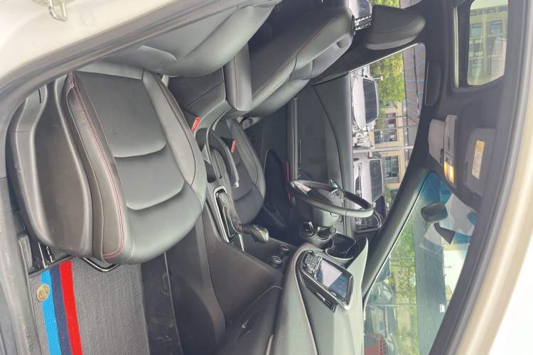 Used Chevrolet Monza 2020 Light Hybrid RS 330T Automatic Comfort Edition Interior 4