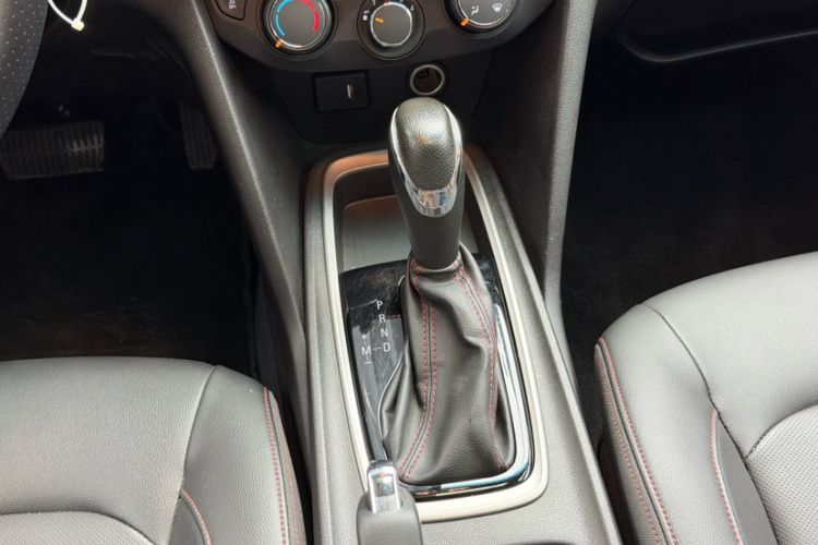 Used Chevrolet Monza 2020 Light Hybrid Redline 320T Dual-Clutch Thrilling Edition Interior 6