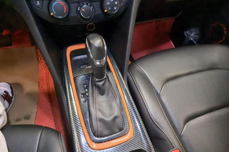 Used Chevrolet Monza 2020 Light Hybrid Redline 320T Dual-Clutch Thrilling Edition Interior 6