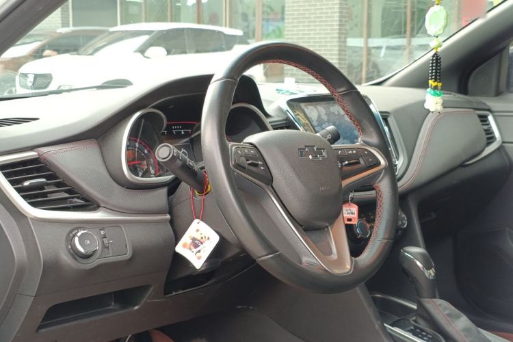 Used Chevrolet Monza 2020 Light Hybrid RS 330T Automatic Comfort Edition Interior 7