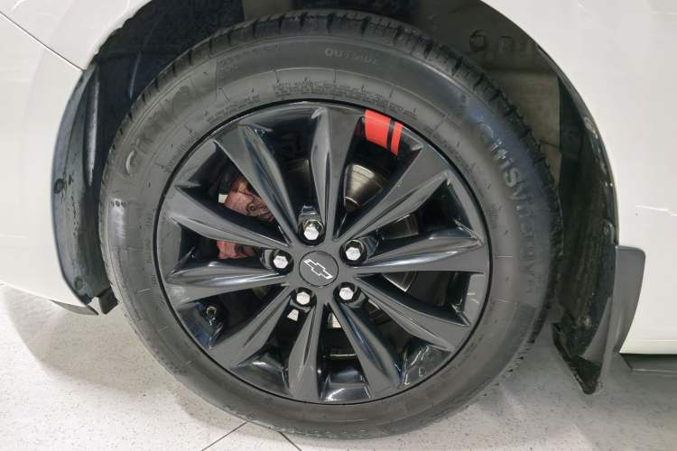 Used Chevrolet Monza 2020 Light Hybrid Redline 320T Dual-Clutch Thrilling Edition Interior 8