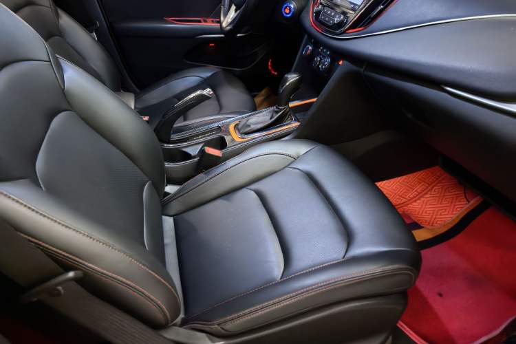Used Chevrolet Monza 2020 Light Hybrid Redline 320T Dual-Clutch Thrilling Edition Interior 9