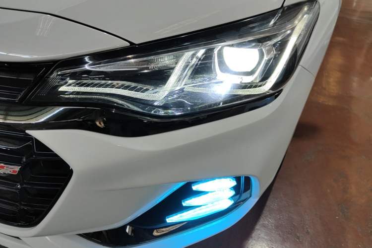 Used Chevrolet Monza 2020 Light Hybrid RS 330T Automatic Comfort Edition Left Front Headlight