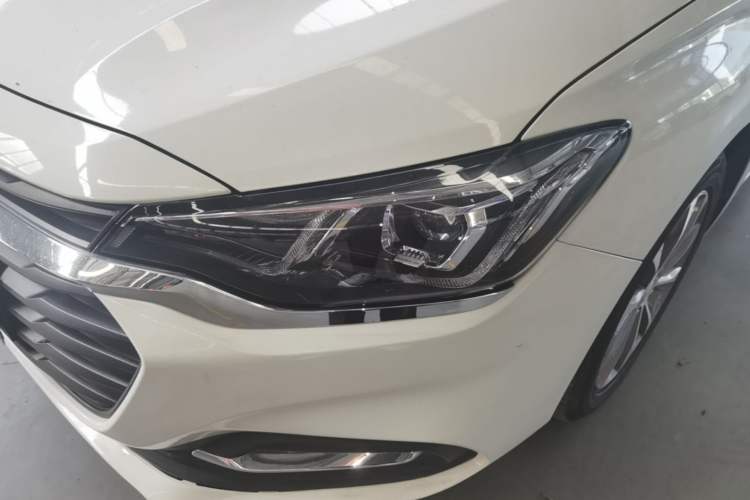 Used Chevrolet Monza 2020 320 Automatic Enjoyment Edition Left Front Headlight