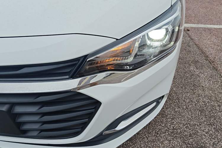 Used Chevrolet Monza 2020 320 Automatic Enjoyment Edition Left Front Headlight