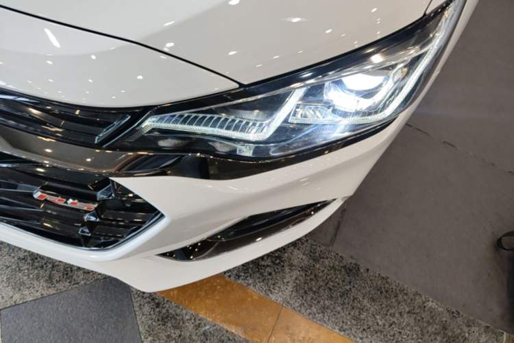 Used Chevrolet Monza 2020 Light Hybrid RS 330T Automatic Comfort Edition Left Front Headlight