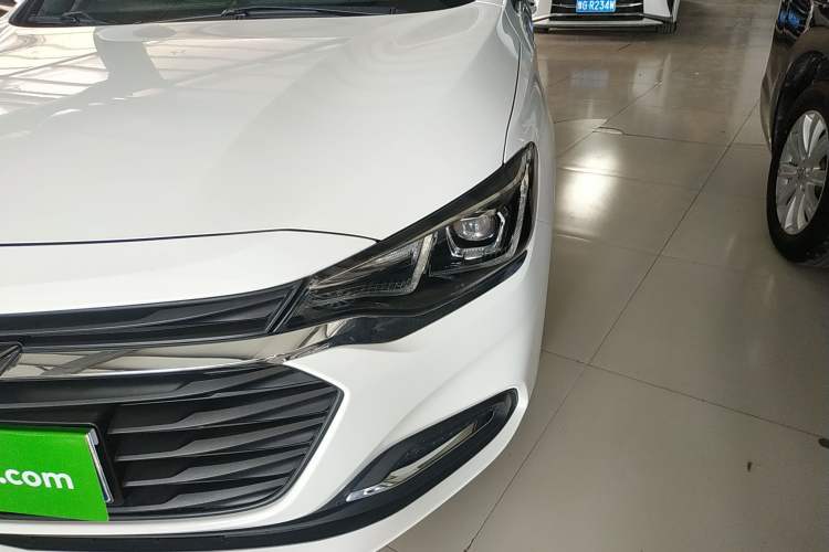 Used Chevrolet Monza 2020 320 Automatic Enjoyment Edition Left Front Headlight