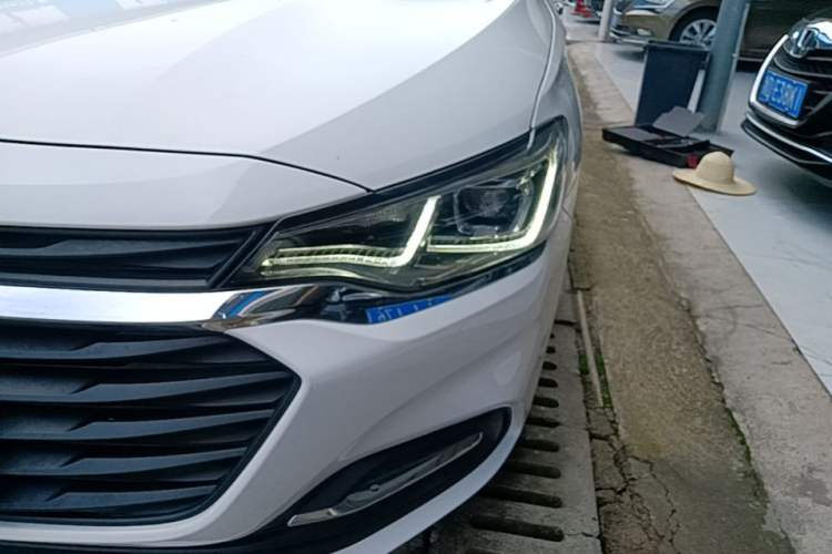Used Chevrolet Monza 2020 320 Automatic Enjoyment Edition Left Front Headlight