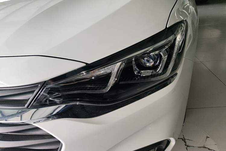 Used Chevrolet Monza 2020 320 Automatic Enjoyment Edition Left Front Headlight