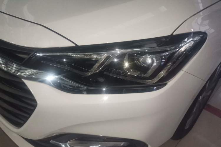Used Chevrolet Monza 2020 320 Automatic Enjoyment Edition Left Front Headlight
