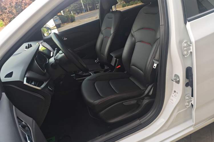 Used Chevrolet Monza 2020 Light Hybrid RS 330T Automatic Comfort Edition Left Front Seat