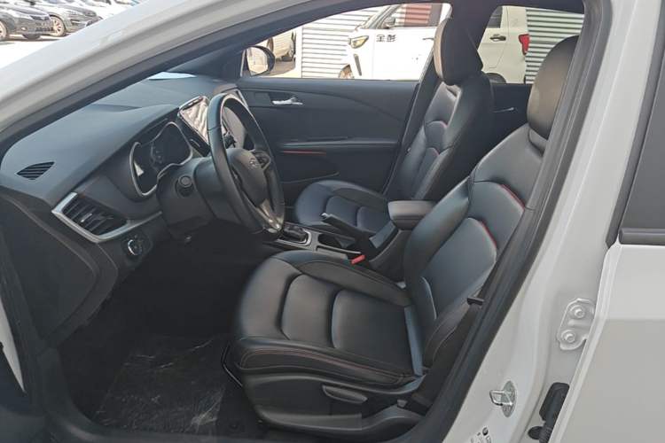 Used Chevrolet Monza 2020 Light Hybrid RS 330T Automatic Comfort Edition Left Front Seat