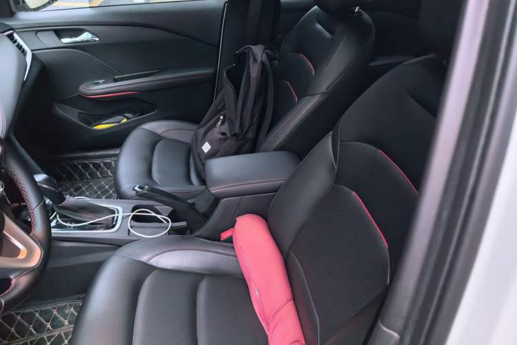 Used Chevrolet Monza 2020 Light Hybrid RS 330T Automatic Comfort Edition Left Front Seat