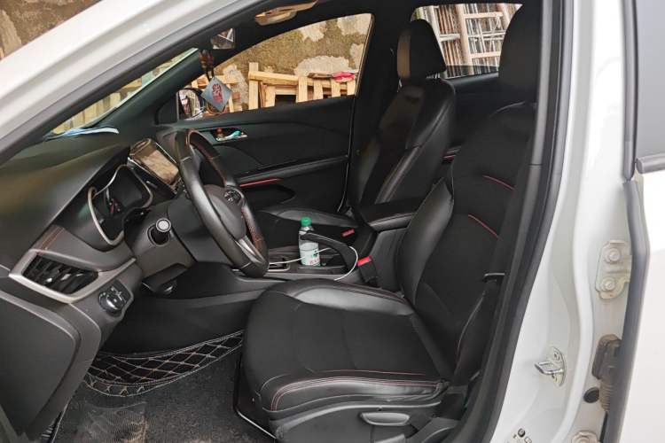 Used Chevrolet Monza 2020 Light Hybrid RS 330T Automatic Comfort Edition Left Front Seat