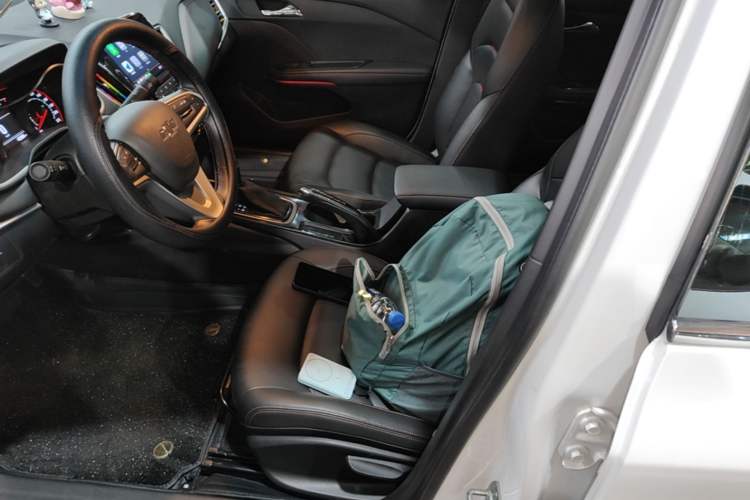 Used Chevrolet Monza 2020 Light Hybrid RS 330T Automatic Comfort Edition Left Front Seat