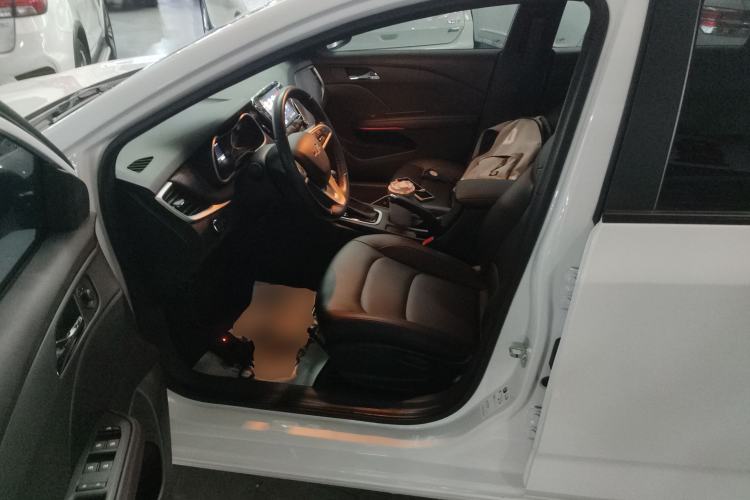 Used Chevrolet Monza 2020 Light Hybrid RS 330T Automatic Comfort Edition Left Front Seat