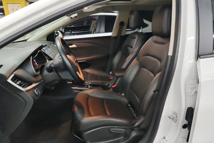 Used Chevrolet Monza 2020 Light Hybrid Redline 320T Dual-Clutch Thrilling Edition Left Front Seat