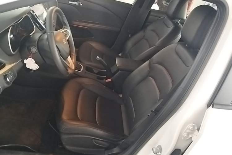 Used Chevrolet Monza 2020 Light Hybrid RS 330T Automatic Comfort Edition Left Front Seat