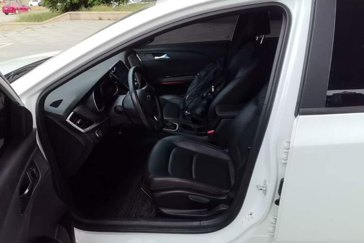 Used Chevrolet Monza 2020 Light Hybrid RS 330T Automatic Comfort Edition Left Front Seat