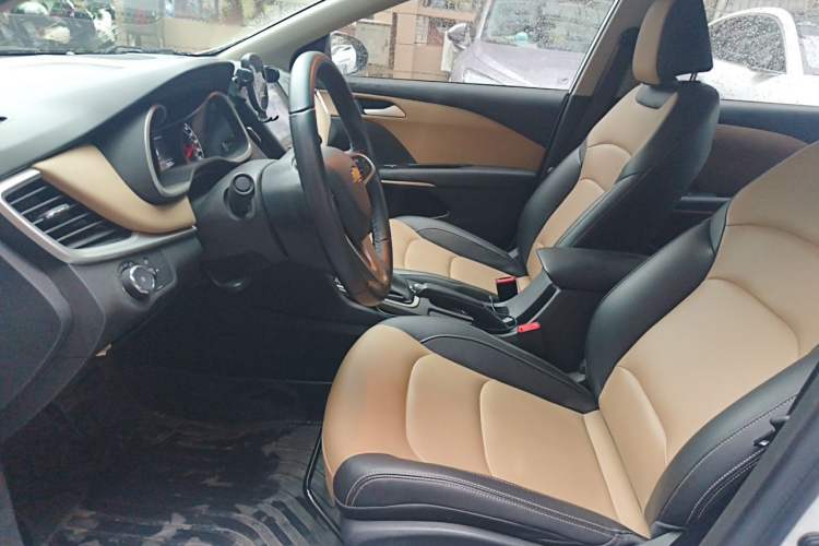 Used Chevrolet Monza 2020 320 Automatic Enjoyment Edition Left Front Seat