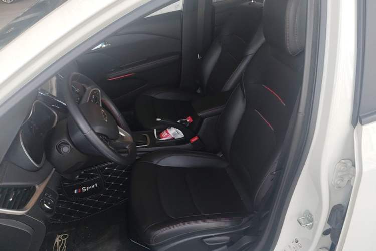 Used Chevrolet Monza 2020 Light Hybrid RS 330T Automatic Comfort Edition Left Front Seat