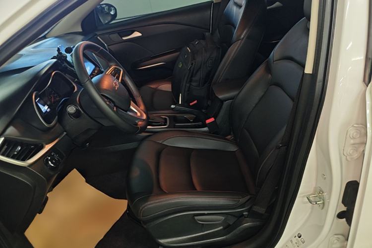 Used Chevrolet Monza 2020 Light Hybrid Redline 320T Dual-Clutch Thrilling Edition Left Front Seat