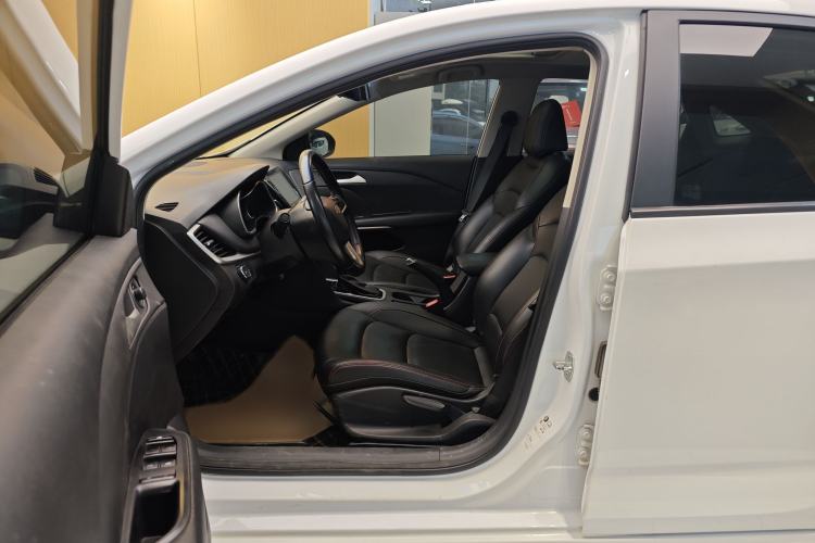 Used Chevrolet Monza 2020 Light Hybrid Redline 320T Dual-Clutch Thrilling Edition Left Front Seat