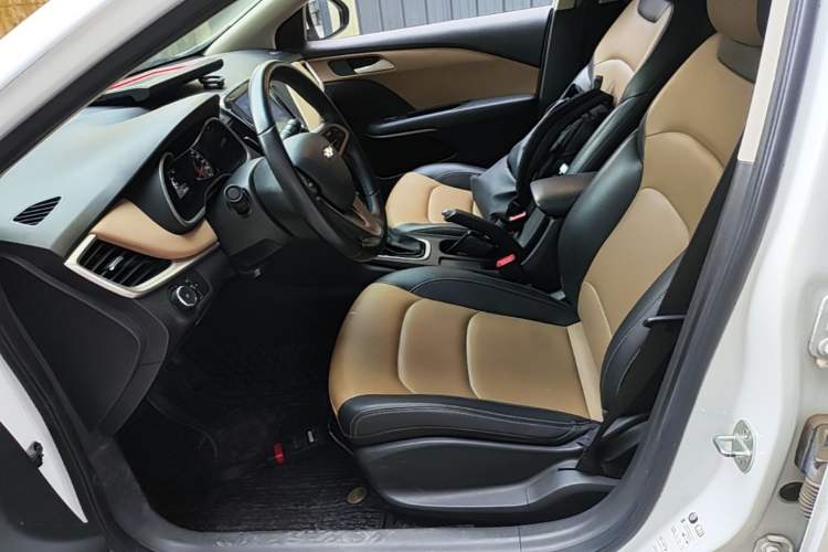 Used Chevrolet Monza 2020 320 Automatic Enjoyment Edition Left Front Seat