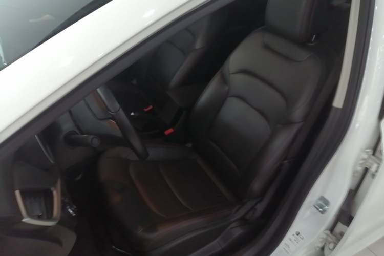 Used Chevrolet Monza 2020 Light Hybrid Redline 320T Dual-Clutch Joyful Edition Left Front Seat