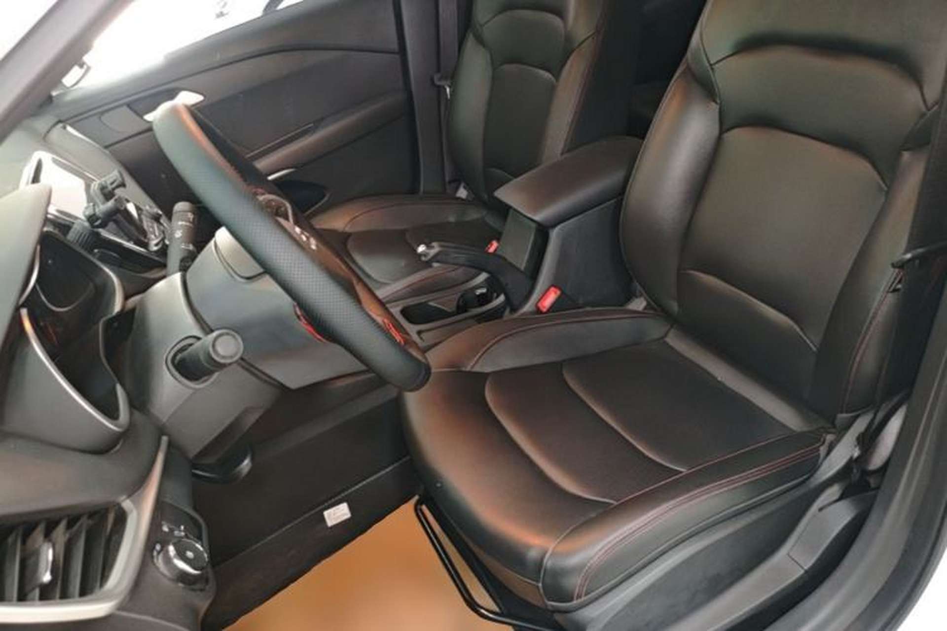Used Chevrolet Monza 2020 Light Hybrid Redline 320T Dual-Clutch Joyful Edition Left Front Seat