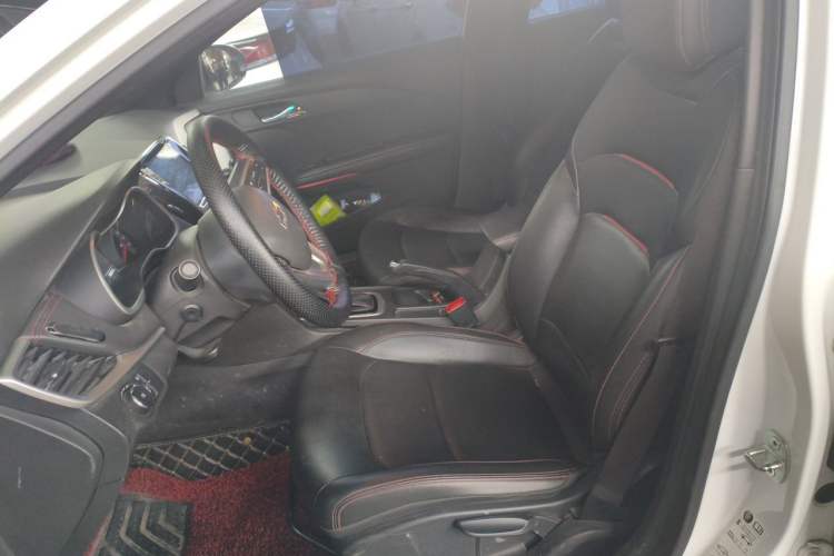 Used Chevrolet Monza 2020 Light Hybrid RS 330T Automatic Comfort Edition Left Front Seat