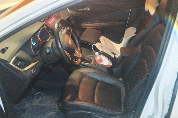 Used Chevrolet Monza 2020 Light Hybrid RS 330T Automatic Comfort Edition Left Front Seat