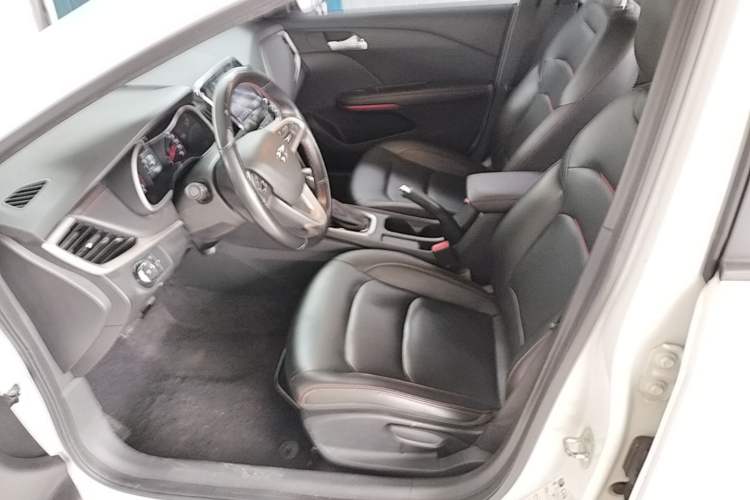 Used Chevrolet Monza 2020 Light Hybrid RS 330T Automatic Comfort Edition Left Front Seat