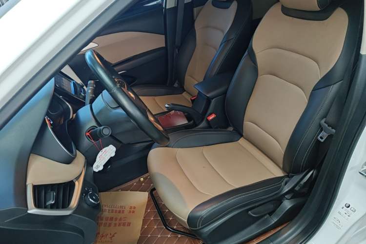 Used Chevrolet Monza 2020 320 Automatic Enjoyment Edition Left Front Seat