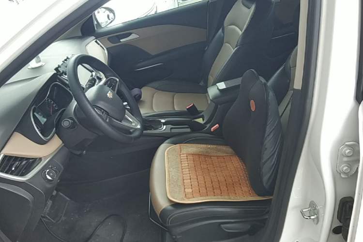 Used Chevrolet Monza 2020 320 Automatic Enjoyment Edition Left Front Seat
