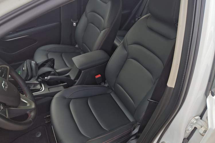 Used Chevrolet Monza 2020 Light Hybrid Redline 320T Dual-Clutch Joyful Edition Left Front Seat