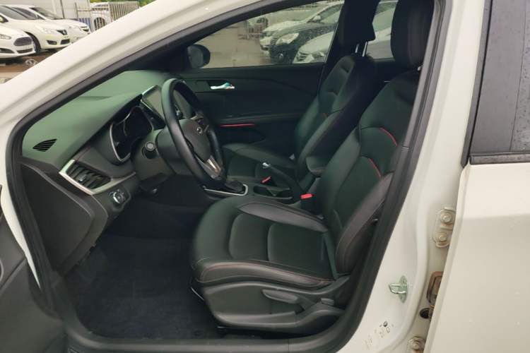 Used Chevrolet Monza 2020 Light Hybrid RS 330T Automatic Comfort Edition Left Front Seat