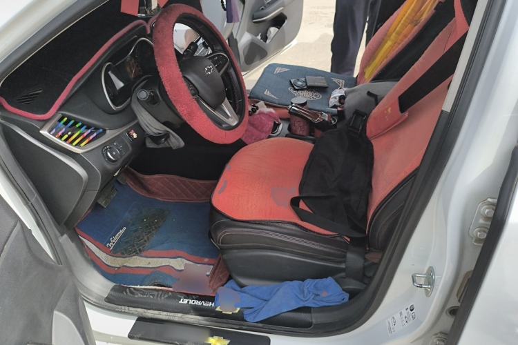 Used Chevrolet Monza 2020 Light Hybrid Redline 320T Dual-Clutch Thrilling Edition Left Front Seat