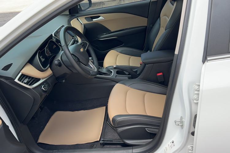 Used Chevrolet Monza 2020 320 Automatic Enjoyment Edition Left Front Seat
