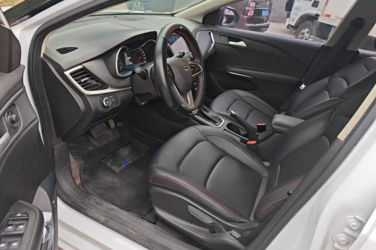 Used Chevrolet Monza 2020 Light Hybrid Redline 320T Dual-Clutch Thrilling Edition Left Front Seat