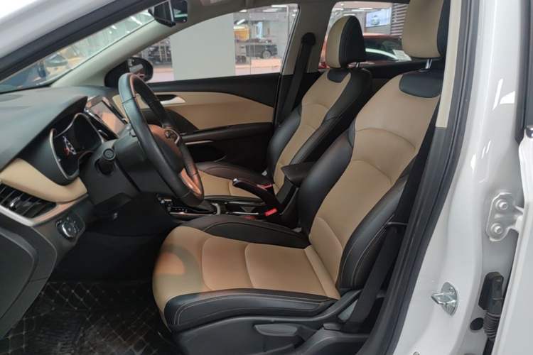 Used Chevrolet Monza 2020 320 Automatic Enjoyment Edition Left Front Seat