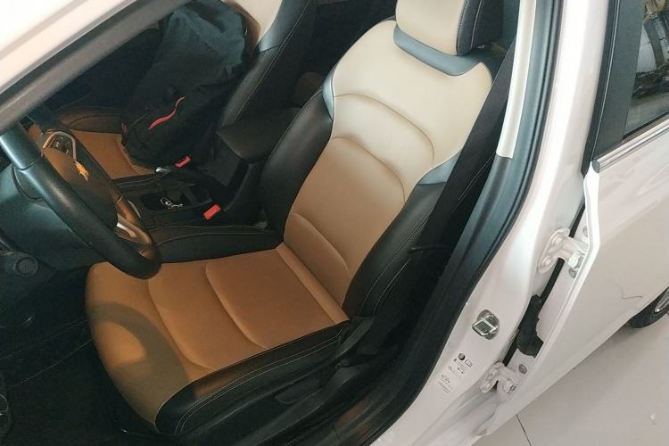 Used Chevrolet Monza 2020 320 Automatic Enjoyment Edition Left Front Seat