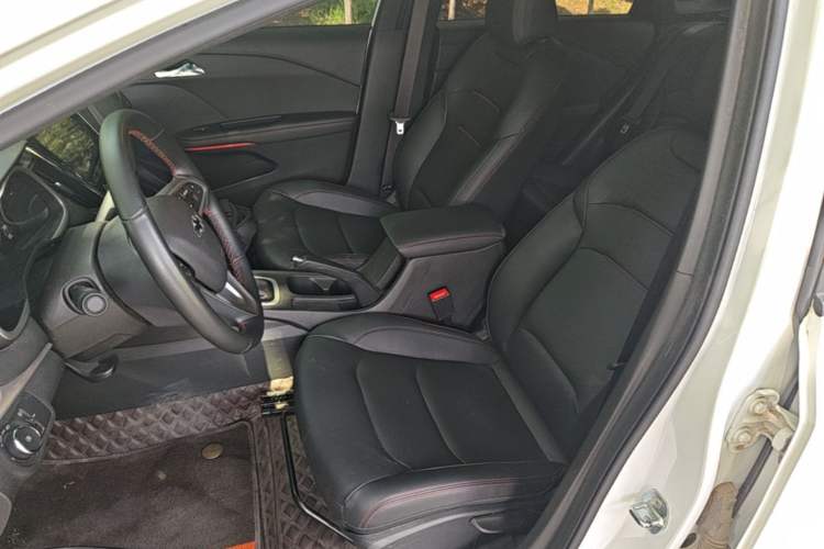 Used Chevrolet Monza 2020 Light Hybrid RS 330T Automatic Comfort Edition Left Front Seat